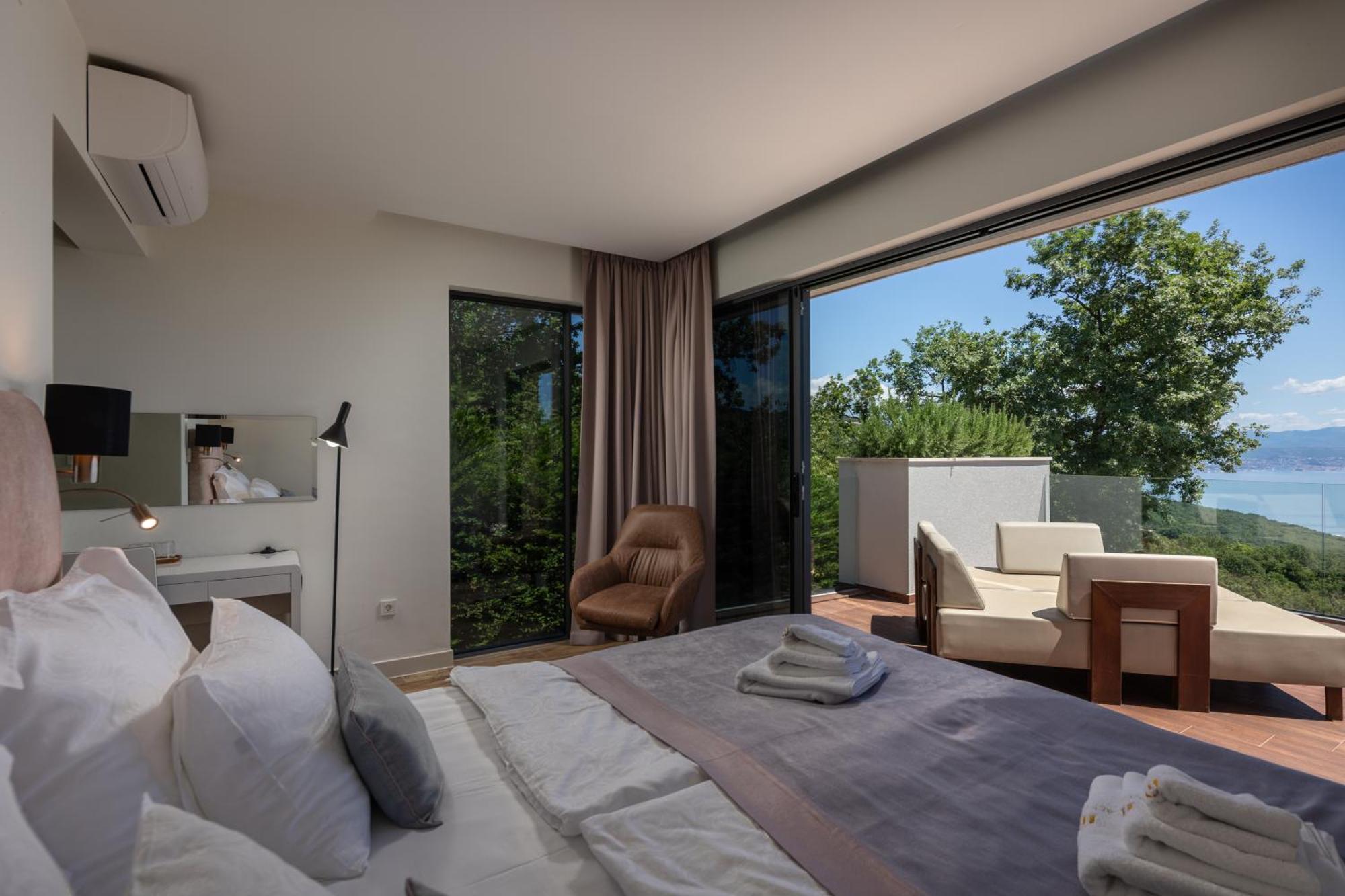Villa Altavista - Seaview & Relax With Heated Pool & Minigolf Opatija Exterior photo