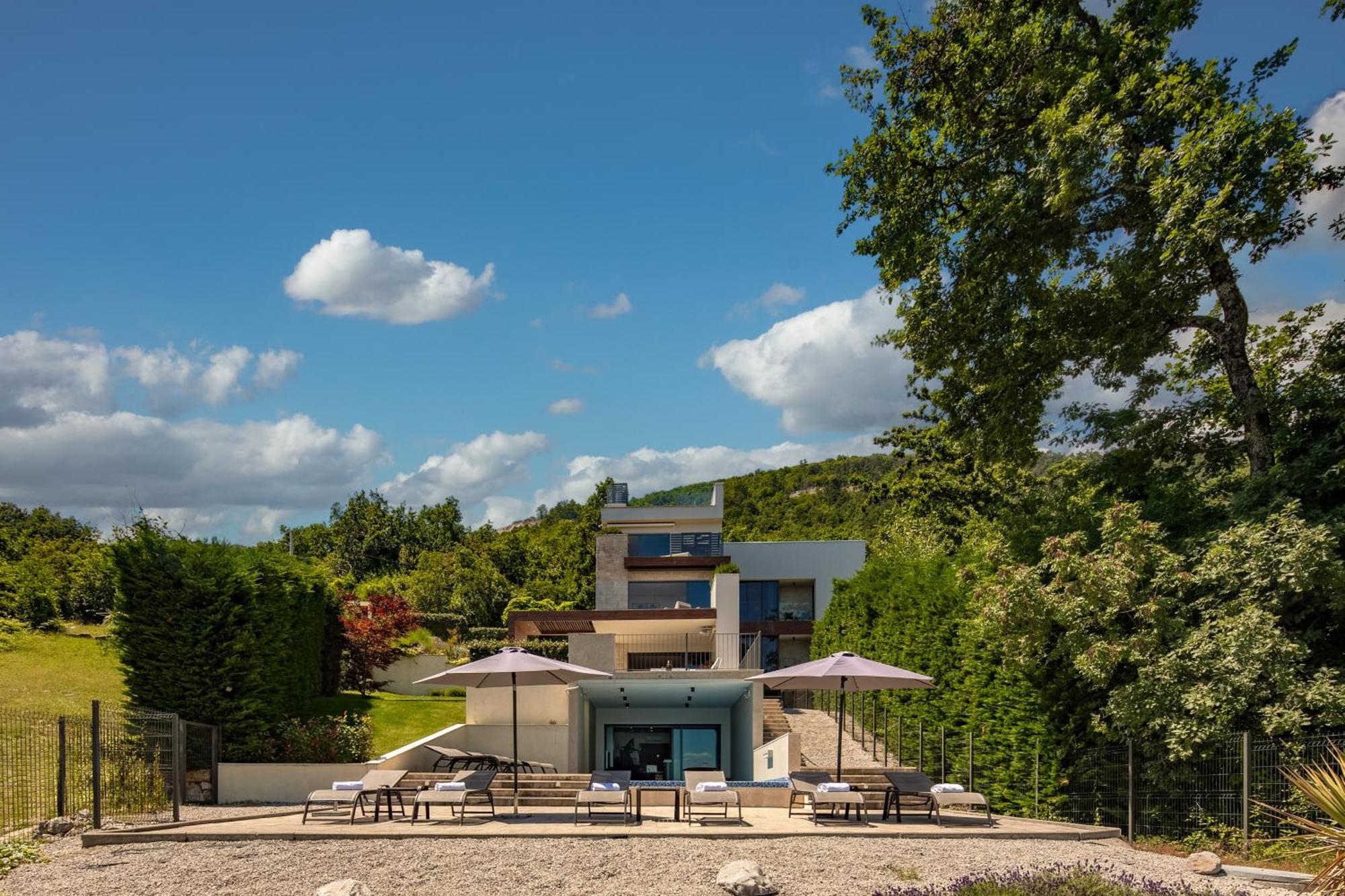 Villa Altavista - Seaview & Relax With Heated Pool & Minigolf Opatija Exterior photo