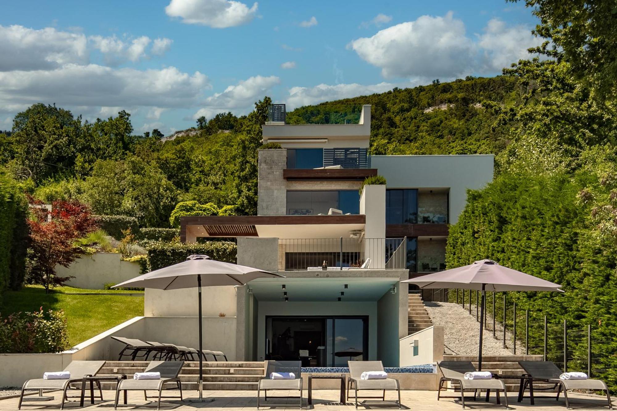 Villa Altavista - Seaview & Relax With Heated Pool & Minigolf Opatija Exterior photo