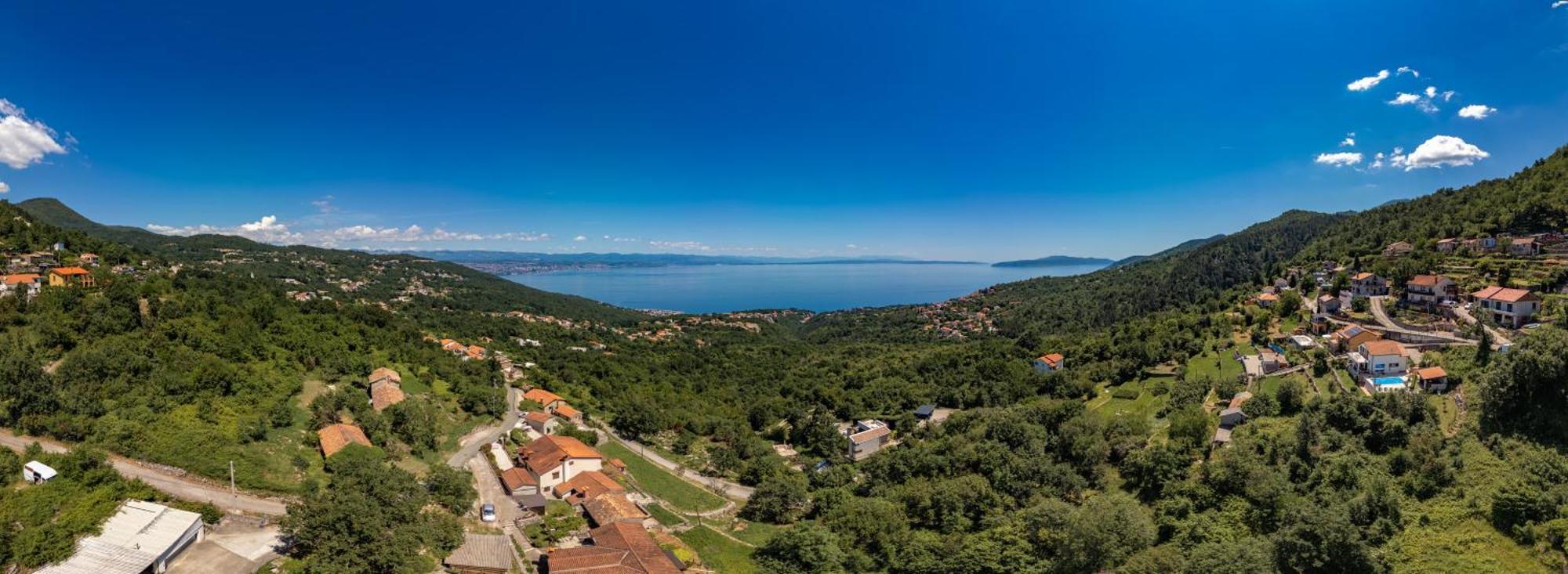 Villa Altavista - Seaview & Relax With Heated Pool & Minigolf Opatija Exterior photo