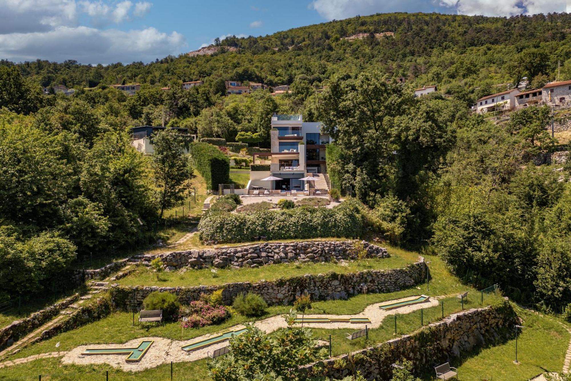 Villa Altavista - Seaview & Relax With Heated Pool & Minigolf Opatija Exterior photo