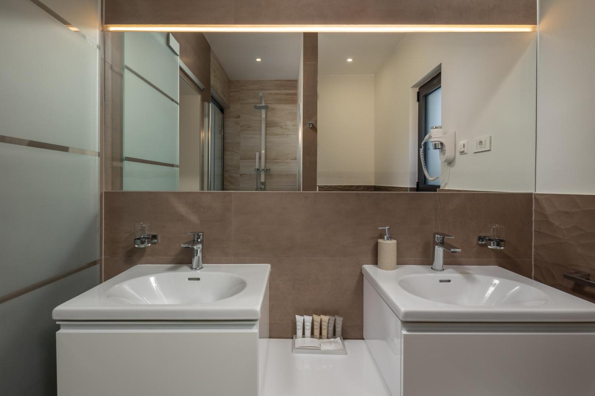 Villa Altavista - Seaview & Relax With Heated Pool & Minigolf Opatija Exterior photo