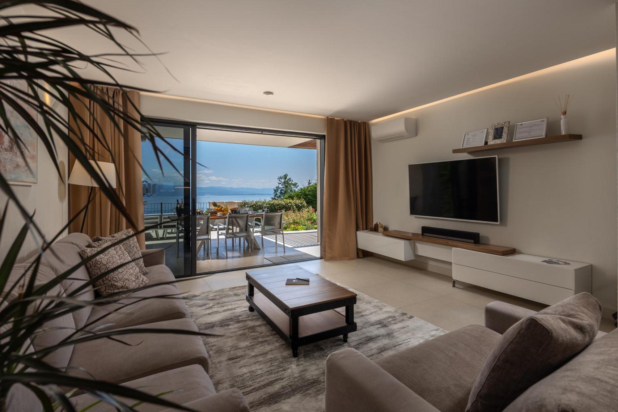 Villa Altavista - Seaview & Relax With Heated Pool & Minigolf Opatija Exterior photo