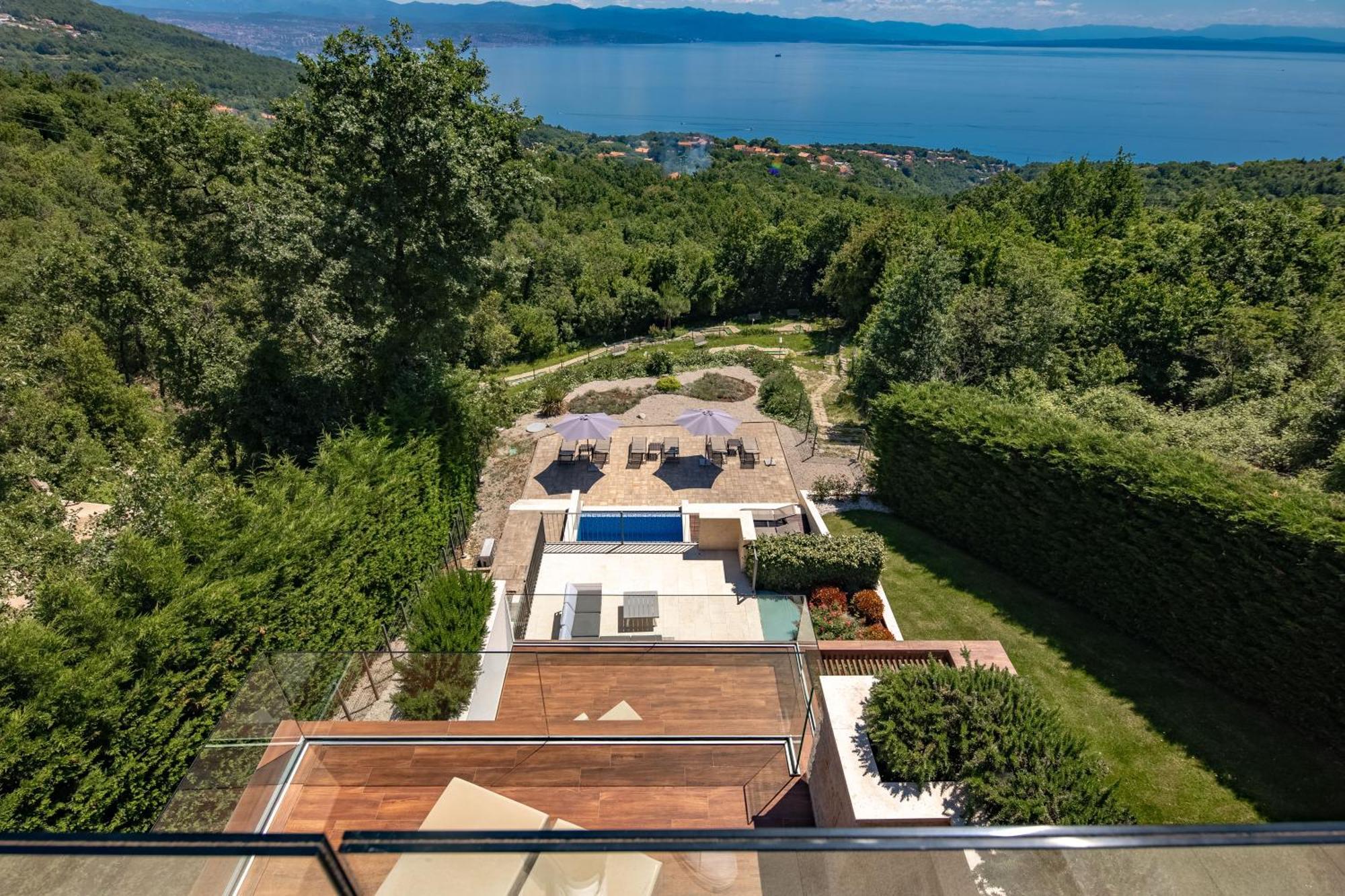 Villa Altavista - Seaview & Relax With Heated Pool & Minigolf Opatija Exterior photo
