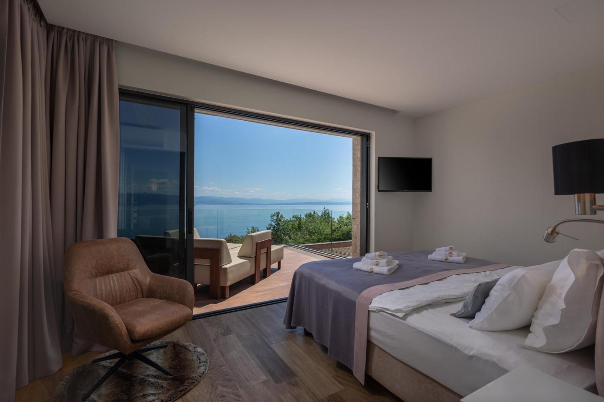Villa Altavista - Seaview & Relax With Heated Pool & Minigolf Opatija Exterior photo